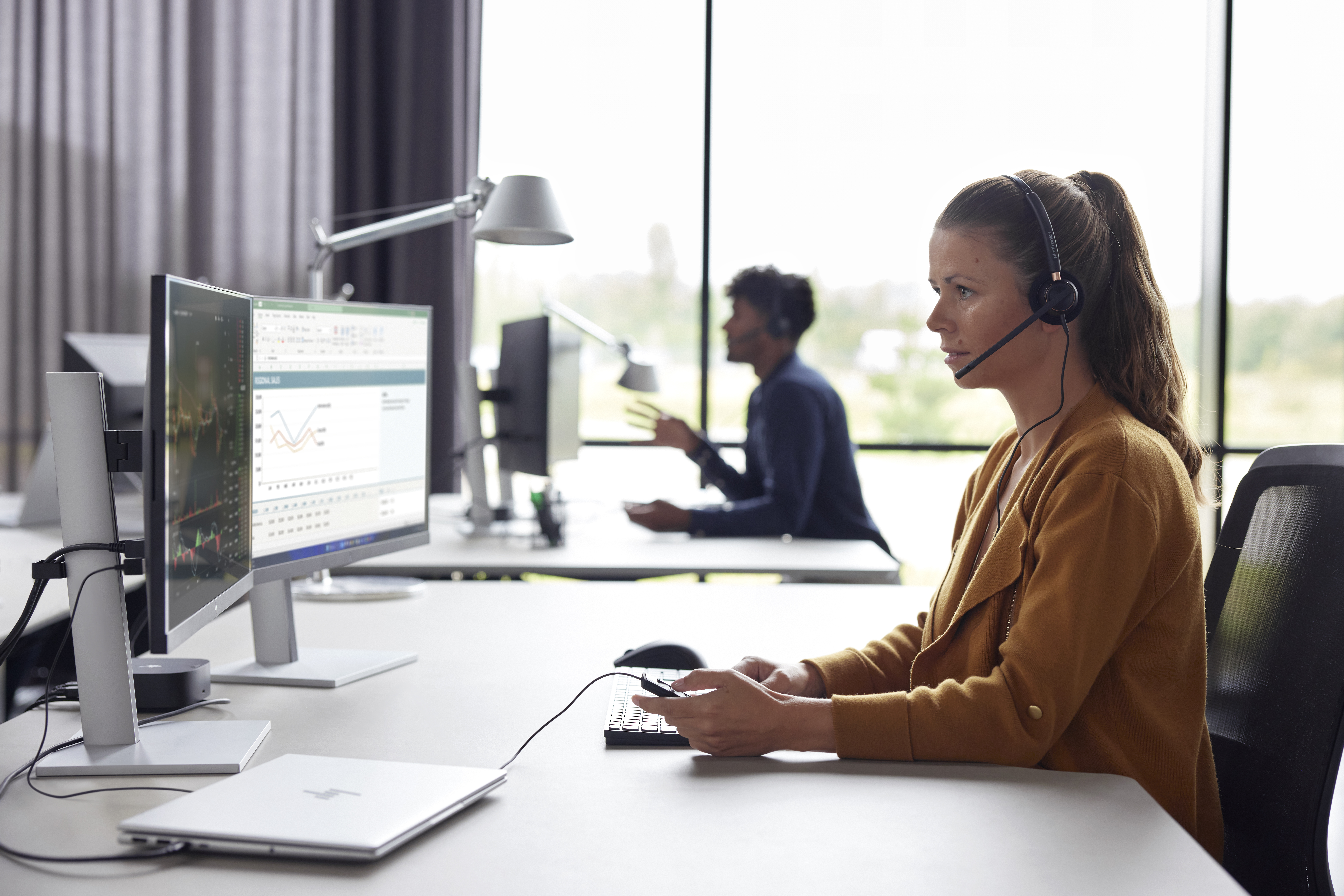 Poly EncorePro 525-M - EncorePro 500 series - auscultadores - no ouvido - com cabo - USB-A - preto - Certificado para Microsoft Teams - Replaces Poly SKU 218275-01
