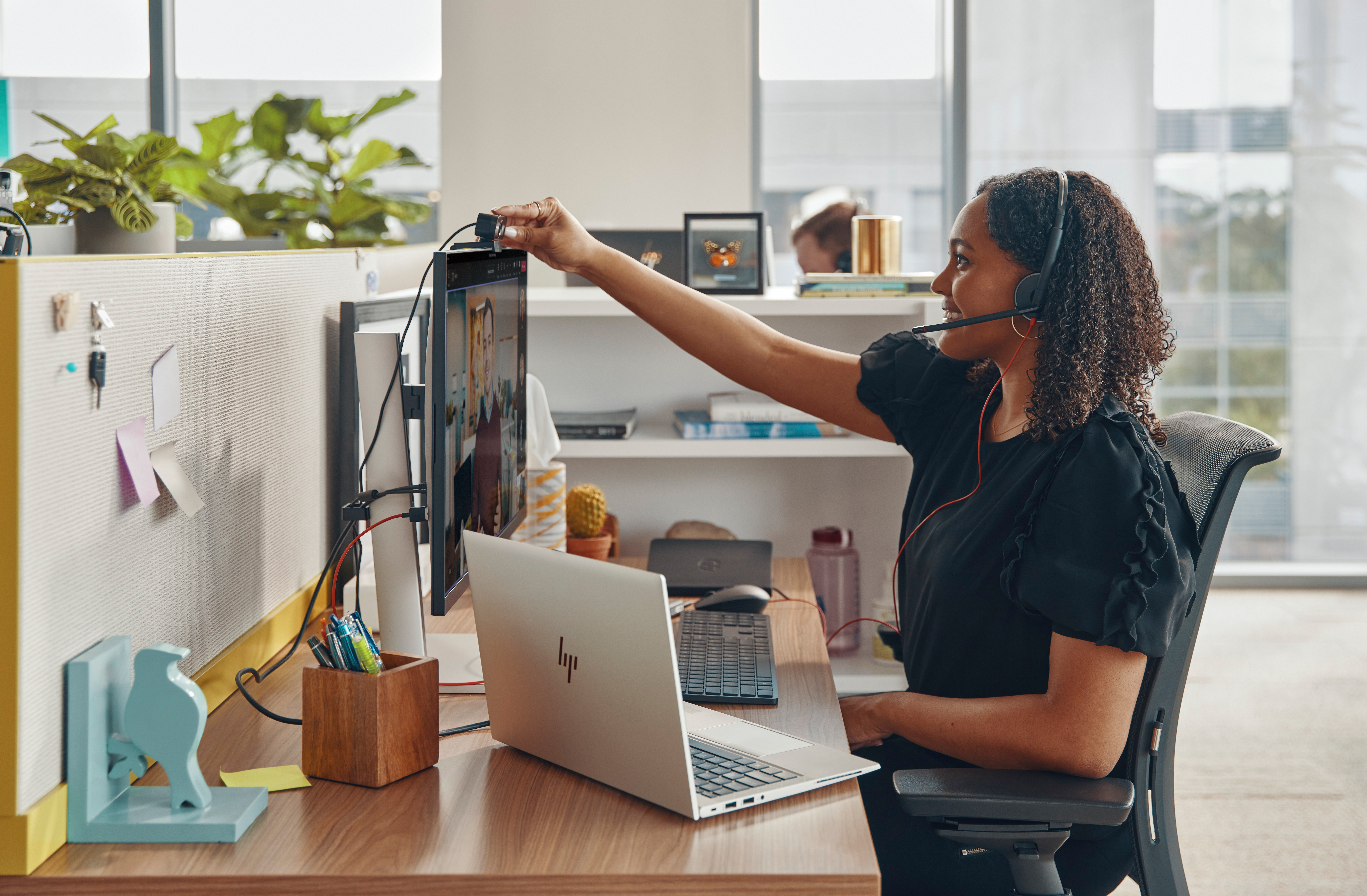 Poly Blackwire 3225 - Blackwire 3200 Series - auscultadores - no ouvido - com cabo - macaco de 3,5 mm, USB-C - preto - Certificado para Skype for Business, Certificação Cisco Jabber, Certificação Avaya, certificação UC - Replaces Poly SKU 209751-101